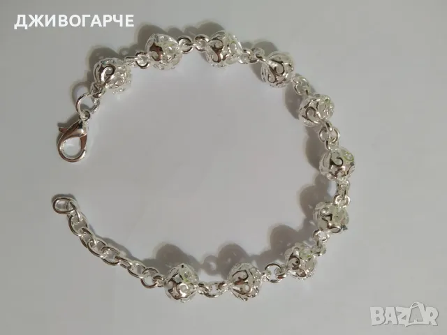 Нова, сребърна гривна. Поставена в кутия лукс