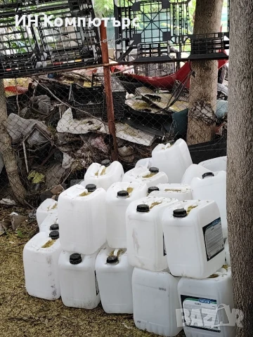 Продавам 25 литрови туби