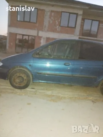 рено Сценик 1,6 90коня може и на части, снимка 2 - Автомобили и джипове - 47854353