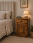 Масивно дървено нощно шкафче, снимка 1