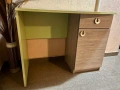 Бюро много запазено ученическо офис отлично състояние, снимка 3