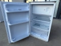 Малък хладилник с камера HotPoint Ariston, снимка 2