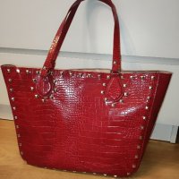 Дамска червена щампована пазарска чанта ZARA цена 35 лв., снимка 3 - Чанти - 42753502