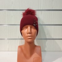 Нова зимна дамска шапка СилвърСтар с камъчета и помпон/пух в цвят бордо, снимка 9 - Шапки - 35501694
