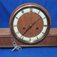 Ретро настолен часовник Юнгханс  JUNGHANS   EXACTA, снимка 1 - Антикварни и старинни предмети - 42919420