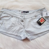 Нови сребристи къси панталони размер Л , снимка 8 - Къси панталони и бермуди - 29307965