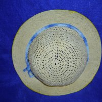 Дамска плетена шапка, снимка 3 - Шапки - 31377821
