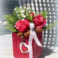 Момини сълзи и рози в квадратна кашпа, снимка 2 - Подаръци за рожден ден - 23987967