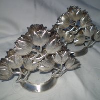 Винтидж чифт салфетници на цветя бял метал, снимка 1 - Други ценни предмети - 39377550