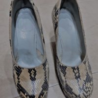 Оригинални Обувки Естествена Змийска кожа закупени от Франция, Висок Ток и Платформа,№ 36, снимка 1 - Дамски обувки на ток - 35560253