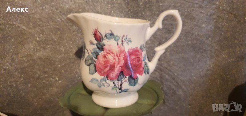 Roy Kirkham English Rose Fine Bone China Красива порцеланова каничка–Отлична!, снимка 1