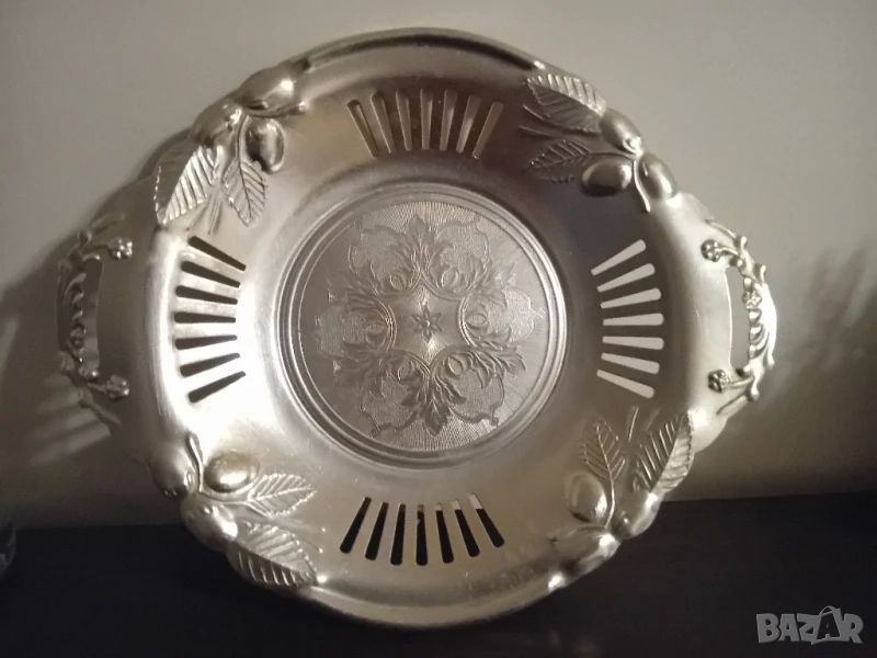 Стара метална чиния/фруктиера, снимка 1