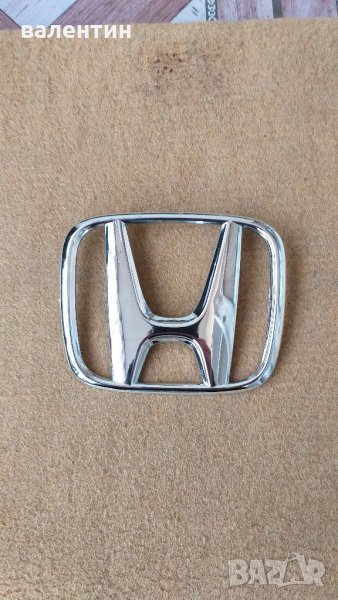 Предна или задна емблема за хонда с размер 8см на 6.5см и 6.5см на 5.5см много запазени., снимка 1