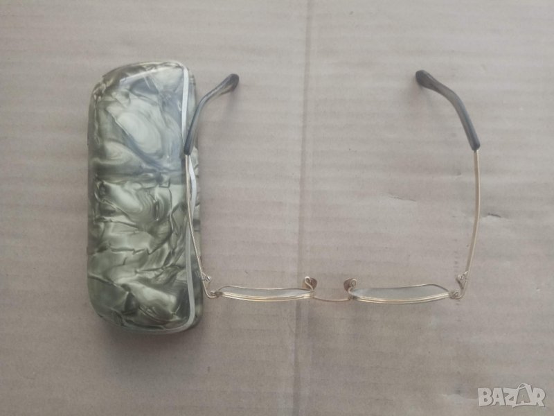 Продавам позлатени стари очила с кутия, снимка 1