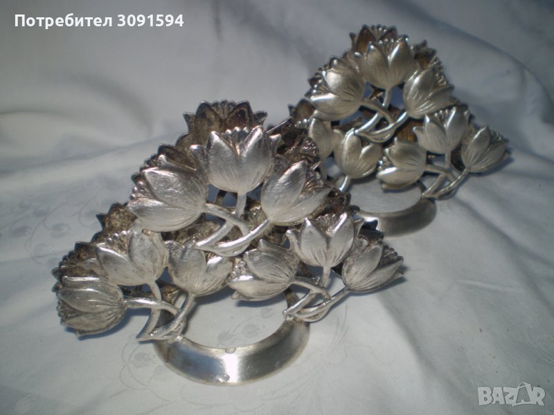 Винтидж чифт салфетници на цветя бял метал, снимка 1