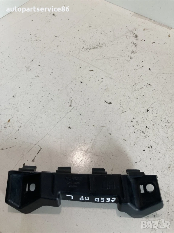 Лява странична конзола за предна броня за KIA Ceed 1.6 CRDi (2008) 86517-1H000, снимка 1