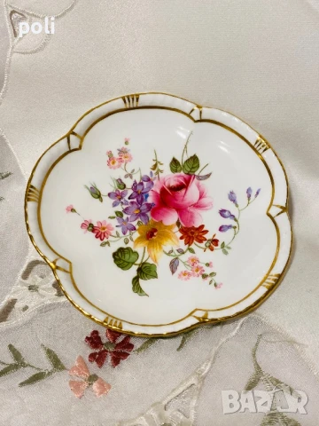 порцеланова чиния 