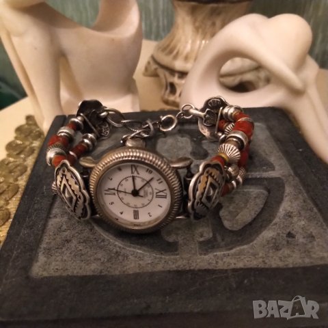Сребърен часовник ,с естествен корал , снимка 2 - Дамски - 37452460