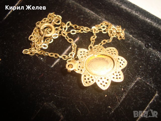 СТАРИННА КАМЕЯ МЕДАЛЬОН БИЖУ 30-те ГОДИНИ БРОНЗ ПОЗЛАТА 7115, снимка 10 - Колиета, медальони, синджири - 30695791