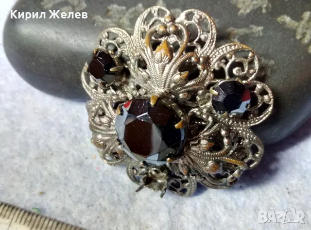 ШАРМАНТНА ФЛОРАЛНА СТАРИННА ПОСРЕБРЕНА МЕДНА АЖУРНА СКЪПОЦЕННА БРОШКА с ФАСЕТИРАН МАРКАЗИТ 48845, снимка 9 - Антикварни и старинни предмети - 48734046