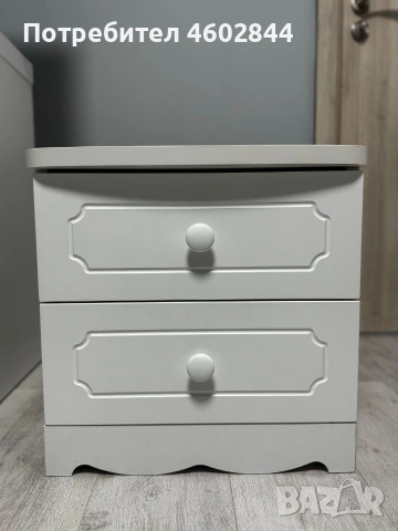 нощно шкафче 