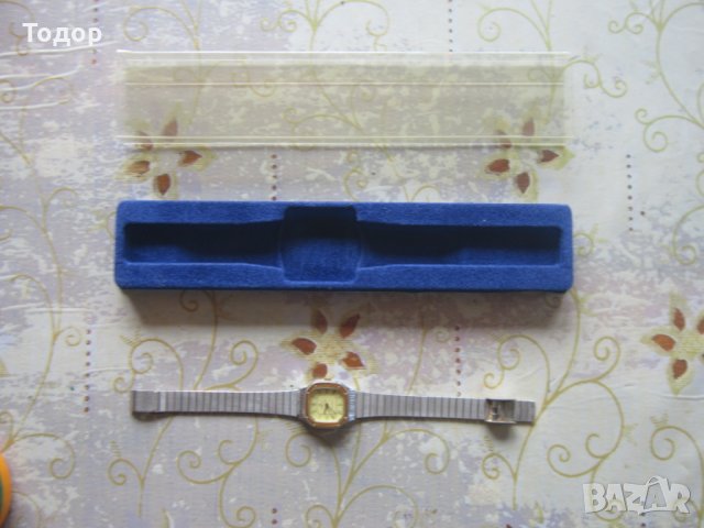 Швейцарски дамски кварцов часовник Роял, снимка 2 - Дамски - 29405265