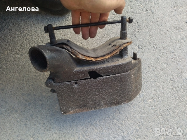 Стара ютия , снимка 3 - Антикварни и старинни предмети - 51639027