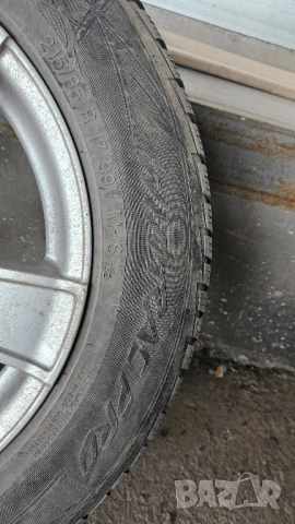 4 броя 215 65 17 зимни гуми Continental WinterContact и Vredestein Wintrac pro, снимка 6 - Гуми и джанти - 51899050