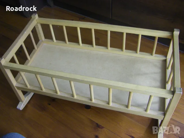 Дървено креватче люлка за кукли, снимка 3 - Кукли - 49425894