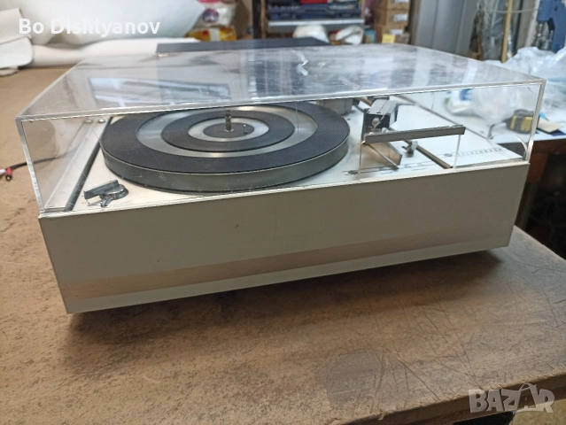 грамофон + един за подарък 