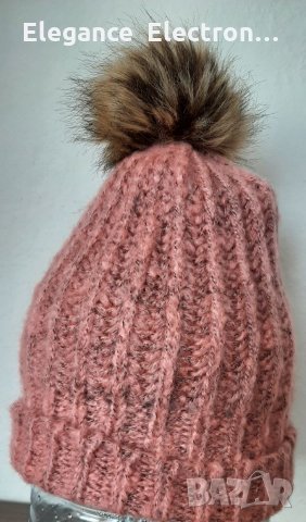  Зимна дамска шапка с пух, снимка 2 - Шапки - 35499688