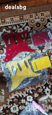 жълта и червена перла SSS пикгард за fender, squire