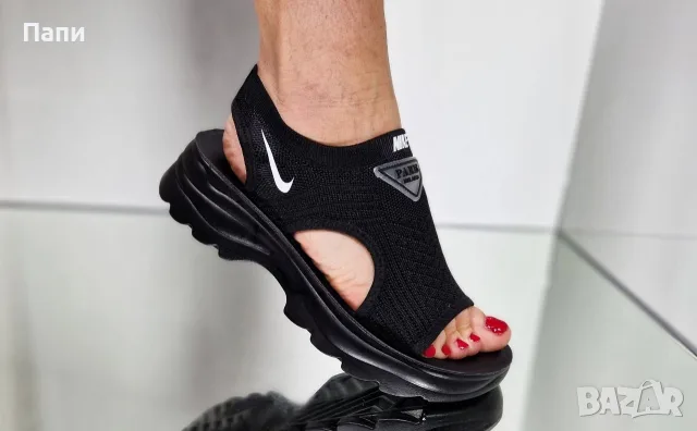 Дамски ластични сандали Nike в черно , снимка 2 - Сандали - 56171330
