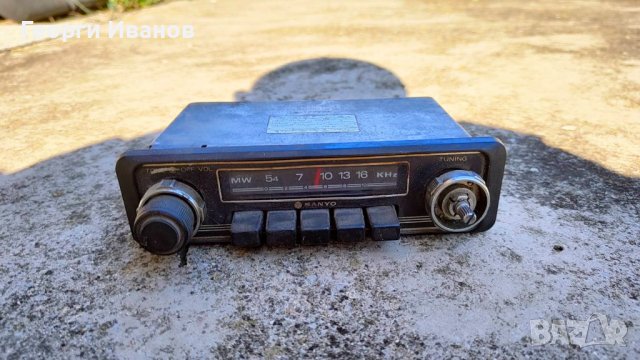 Ретро радио Sanyo F-8219A , снимка 2 - Аксесоари и консумативи - 38349211