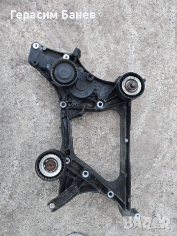 A6512011909 КОНЗОЛА РОЛКИ ДЪРЖАЧ АЛТЕРНАТОР OEM MERCEDES W204 OM651 2014