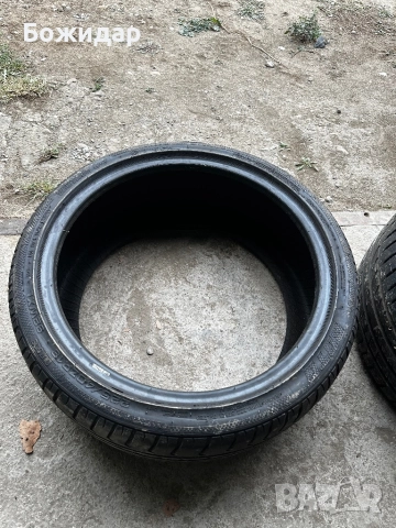 Продавам две губи BOTO 225/40ZR18