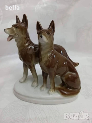 Порцеланова стара немска  фирмена пластика -"Двете  овчарки"- Grafenthal 