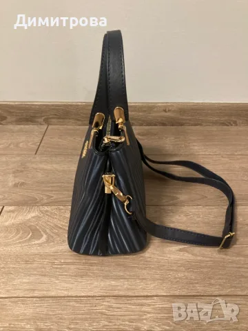 Дамска чанта Guess, снимка 3 - Чанти - 56381613