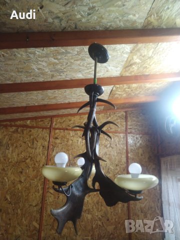 Ръчно изработен таванен полилей от 5 броя еленски рога.  Нестандартен и интересен полилей, който зад, снимка 6 - Полилеи - 42725986