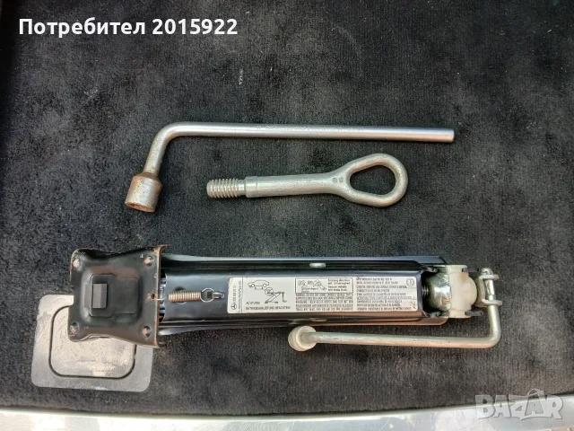 Оригинален крик ключ и кука за Mercedes  w211.w212-E-class.w203.w204.w205-C-class., снимка 3 - Аксесоари и консумативи - 55824454