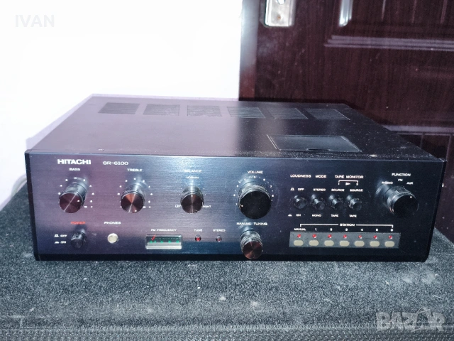 Продавам усилвател Hitachi-sr-6100, снимка 2 - Ресийвъри, усилватели, смесителни пултове - 54239247