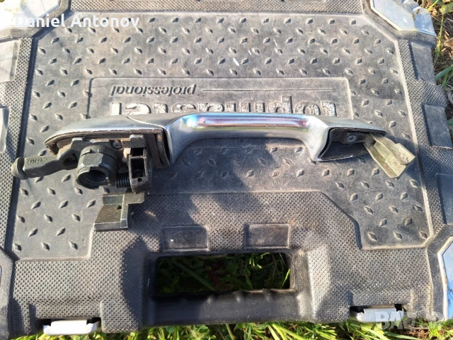 Дясна пасажерска външна дръжка за Алфа Ромео 147 ГТ Alfa Romeo GT, снимка 3 - Части - 50676367