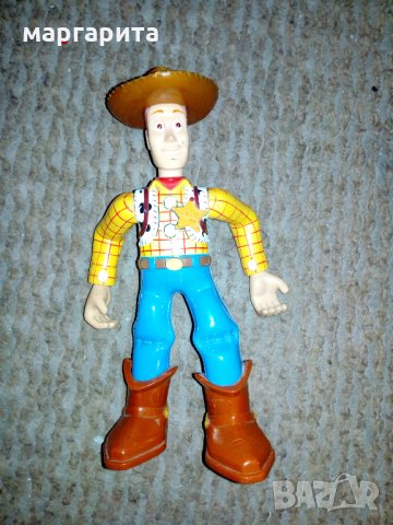 героите от играта на играчките и динозаври