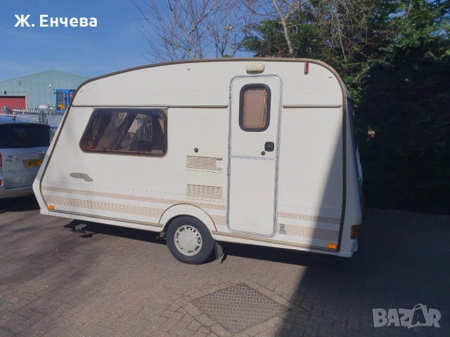 Каравана SWIFT, къса за двама човека