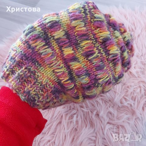Зимна дамска цветна шапка - 8,00лв., снимка 2 - Шапки - 34971078