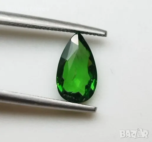 Елегантен Цаворит гранат в шокиращо зелен цвят 0.99кт.! Сертифициран! Нов!, снимка 4 - Други - 50437375