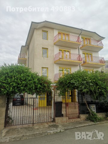 Четириетажна къща в град Черноморец, снимка 1