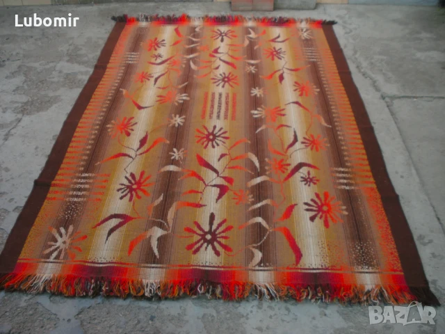 Килим автентичен от миналия век !