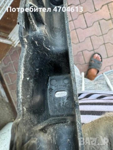 Водач на предна броня под ляв фар На Ауди Audi A8 D4 H4 само за 20Eur. 4h0807365a, снимка 3 - Части - 53050624