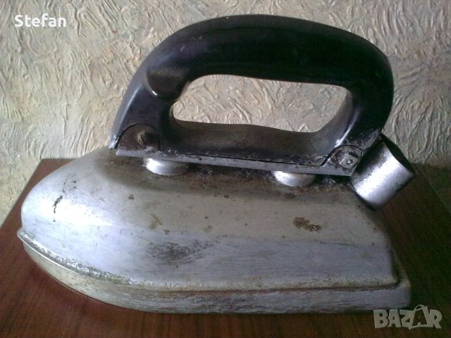 Стара ютия, снимка 4 - Антикварни и старинни предмети - 38664096